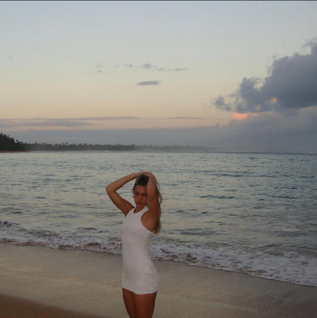 cinny p - FRENTE AL MAR single cover art